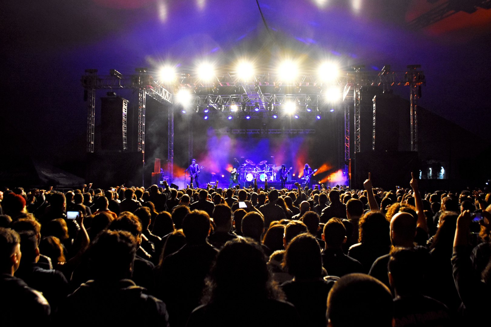 SHOWS NO BRASIL E NO MUNDO